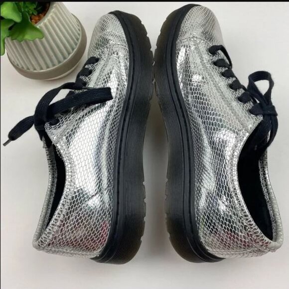 VERY RARE Dr. Martens SPIN Silver Snakeskin Metallic Shoes - Picture 3 of 8